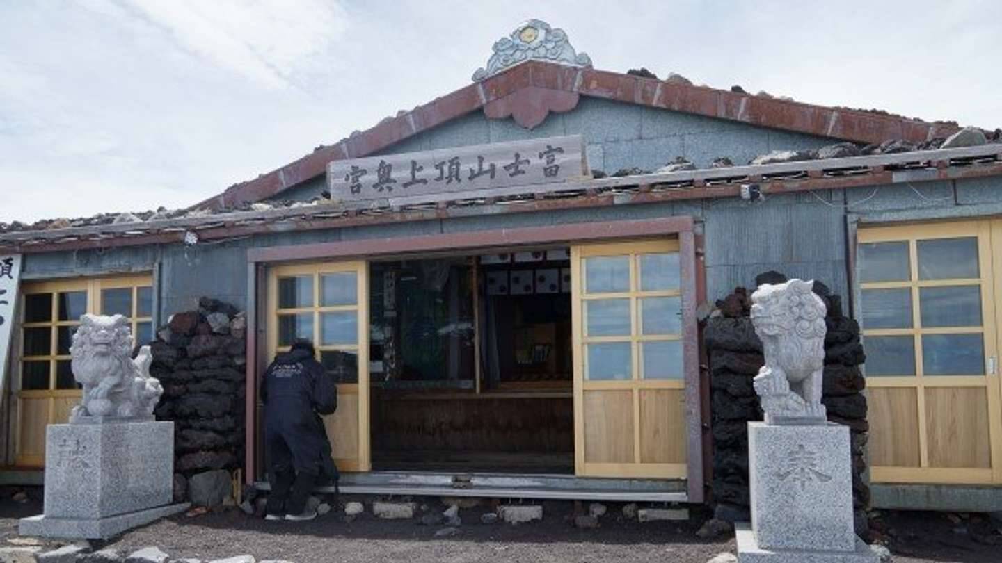 「結婚3年目の記念に夫と二人で富士登山。体力に自信のない私は、下山中に足が痛くなり...」（愛知県・30代女性）