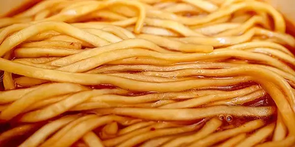 「名古屋生まれの「エイリアン」全国のファミマへ出撃　台湾ラーメン「味仙」監修カップ麺はどんだけ辛い？」の画像