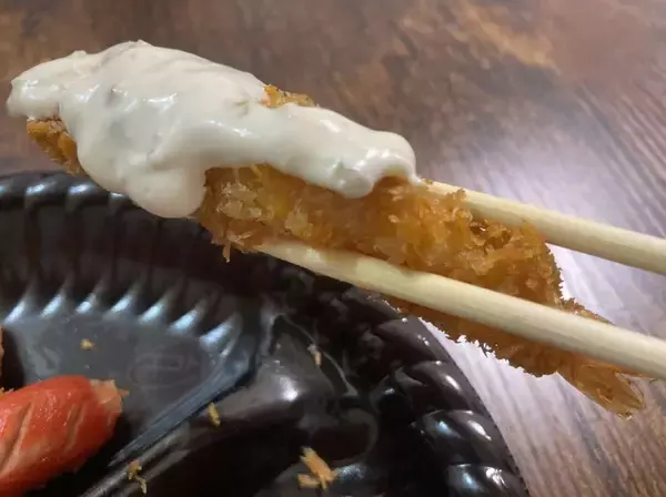 「この輪っかはイカ？オニオン？←どっちでもない...　「玉出のクリスマスオードブル」が想像を超えてきた」の画像