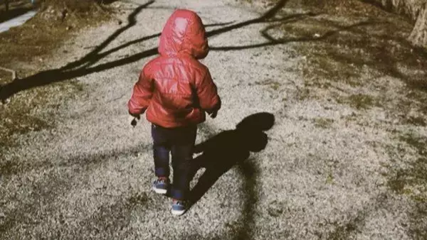 「「下を向いて歩く子供」日立市の動物園で増加中？　カワイイ〝理由〟に7.5万人感心「作った人頭良すぎ」」の画像