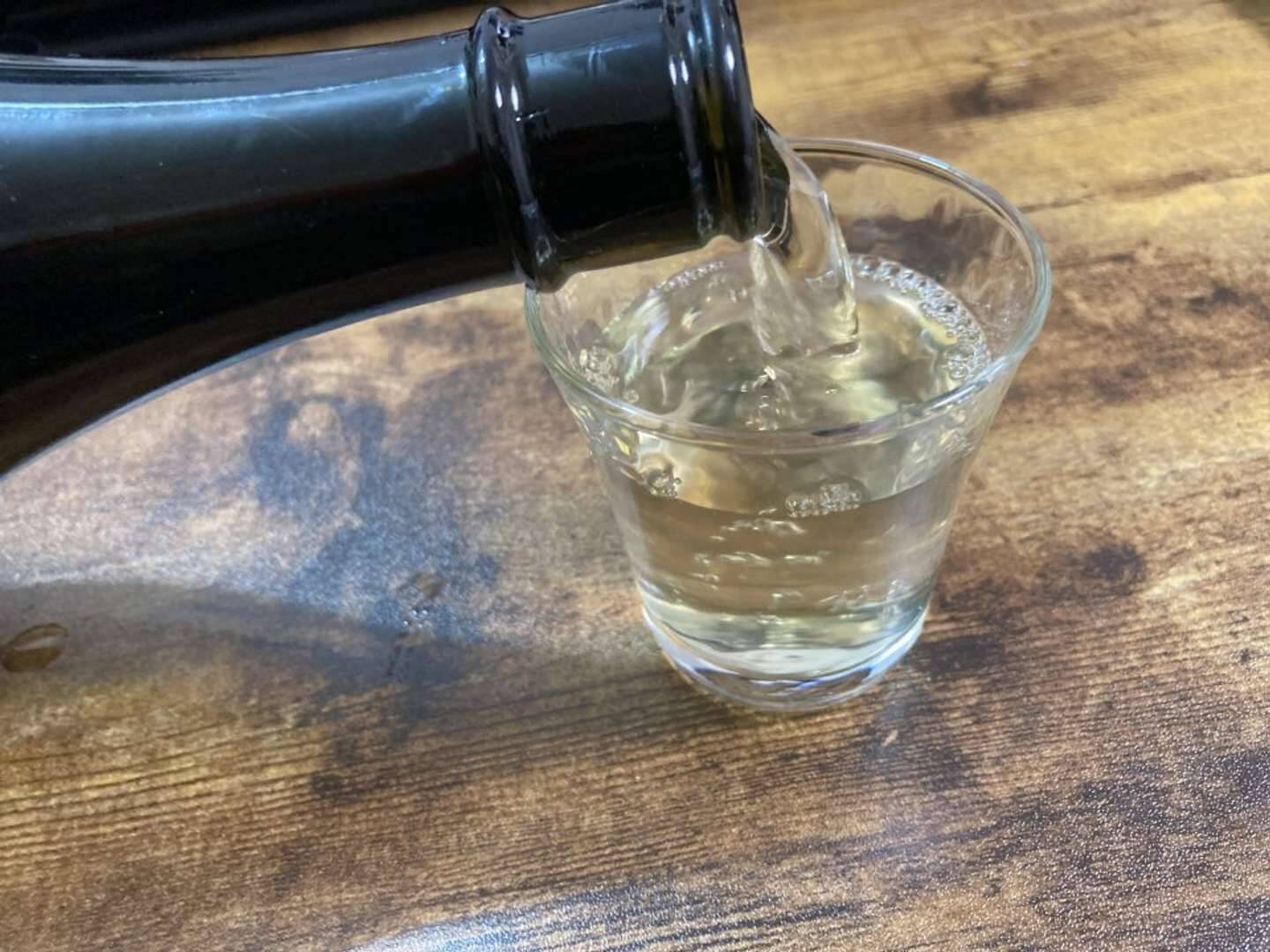 玉出「オリジナル純米大吟醸」ってどうなんだ？　ド定番日本酒と比較の結果...手に取るように分かる〝違い〟