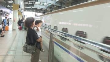 お盆休みのUターンラッシュピーク迎える　石川・金沢駅は朝から混雑