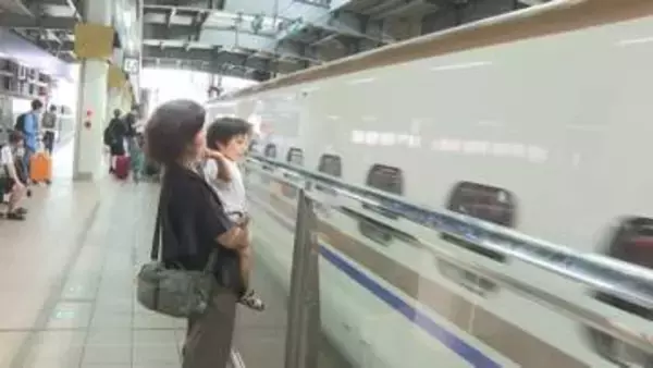 お盆休みのUターンラッシュピーク迎える　石川・金沢駅は朝から混雑
