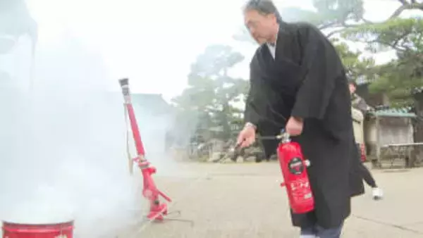 「文化財防火デー」を前に　石川・金沢市の寺院で火災延焼防ぎょ訓練