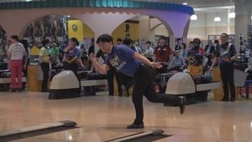 スポーツの力で復興を後押し　石川・中能登町でプロボウリングトーナメント