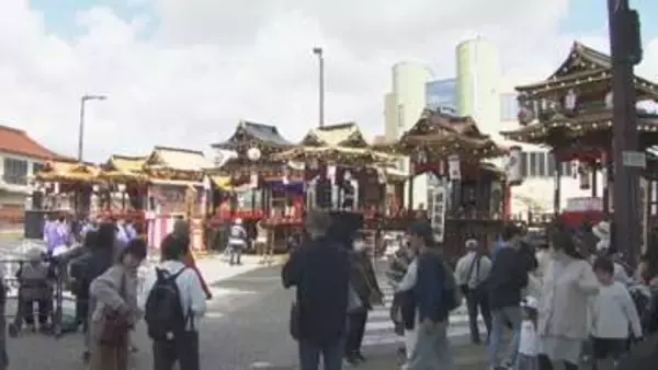 豪華絢爛こども歌舞伎の「曳山」曳揃え　石川・小松市の「お旅まつり」2日目