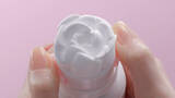 「洗顔の泡で3Dアート！ バラ形の泡が出る洗顔料が世界中で話題に」の画像1
