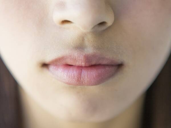 鼻筋をスッと高く 女性から注目を集めている 鼻アイプチ とは 15年3月29日 エキサイトニュース