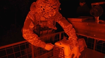 ウクライナ最前線で兵士を癒した野良猫、命がけの作戦で後方の基地へと移送