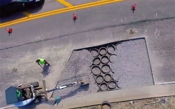 アメリカの高速道路の下には大量の古タイヤが埋まっている、その理由とは？