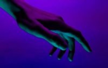 人間の手に眠る第7の感覚を発見、触れる前に物体を感じ取る「予知触覚」