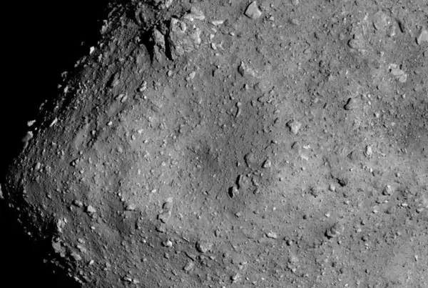 小惑星リュウグウの砂から生命の材料となる「核酸塩基」5種類をすべて検出（日本研究）