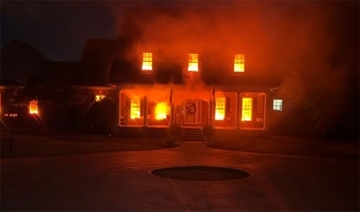 家が燃えてる！？ハロウィンの驚きの演出に通報が相次ぐ（アメリカ）