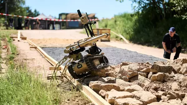 欧州とカナダ、20チームの軍用ロボットがスイス軍の訓練場で過酷な実地試験に挑む