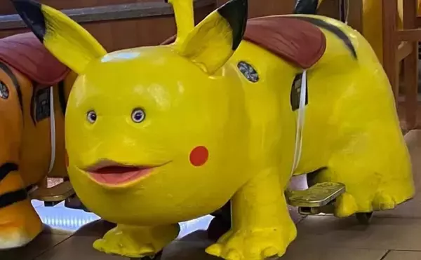 呪われたピカチュウ風。似ているのかどうかすらわからない遊具が世界各地に出現中