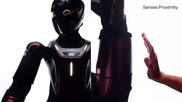 人間の接近を肌で感じる「スマートスキン」搭載のヒューマノイドが誕生
