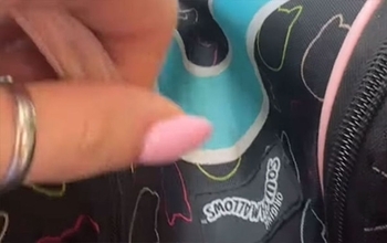 ニャンと！生徒のリュックを開けたら中には猫、しかも2匹！