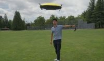 自動追尾型の空飛ぶ傘がついに完成！