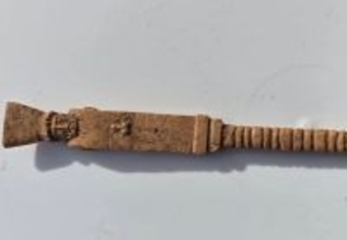 古代ギリシャの筆記具に刻まれた「立派なイチモツ」は魔除けとして使用されていた