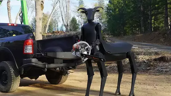 バフォメットのようなヤギの頭を持つ四足歩行ロボット。暴走時の停止方法が恐怖すぎた