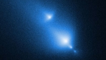 ハッブル宇宙望遠鏡、彗星が崩壊し分裂する瞬間を偶然とらえる