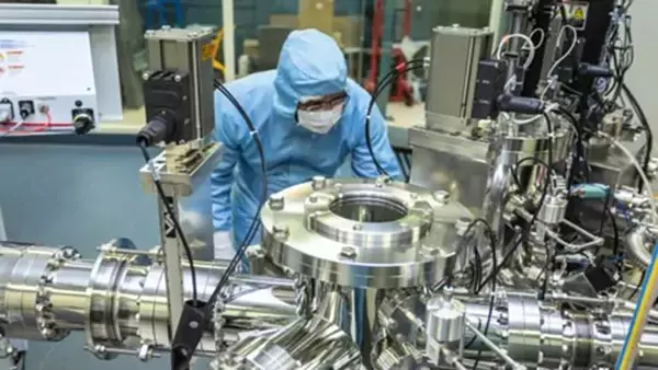 充電が一瞬で完了。世界初の量子電池の実証に成功
