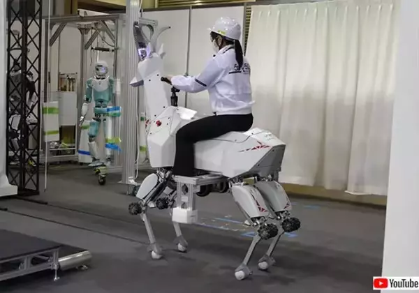 一方日本では、人が乗れるヤギ型ロボットが開発されていた。川崎重工「Bex」