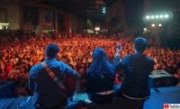 神への讃歌でハイになる？Z世代が熱狂するバジャン・クラビングとは？（インド）