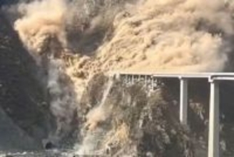 完成から10カ月後、地滑りによる衝撃的な崩壊が起きた中国の紅旗大橋