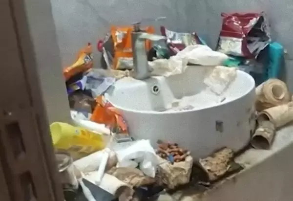 2年間ホテル暮らしをしていたゲーマー、客室を「汚部屋」に変えてしまう