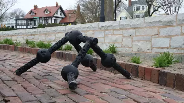 バラバラに切断されても動けるロボットをAIが設計