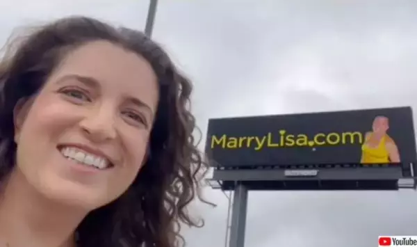 婚活に本気を出した女性、巨大なデジタル広告で結婚相手を探す