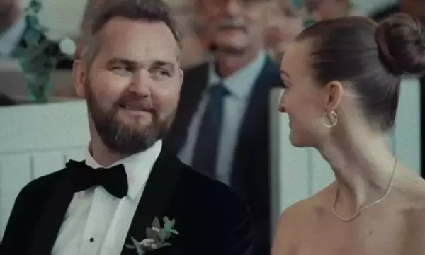 亡くなった夫のデジタルAIクローンを作ったデンマーク女性