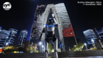 ヒューマノイドロボットが106kmをノンストップで歩行しギネス記録