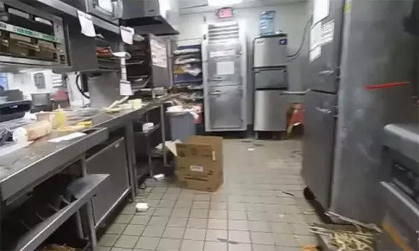 そして誰もいなくなった。様々な事情で無人化した世界のファストフード店とレストラン