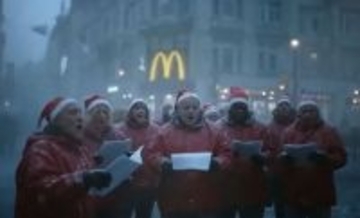 マクドナルドのAI生成クリスマス広告が不気味すぎるとの批判を受けて3日で取り下げ