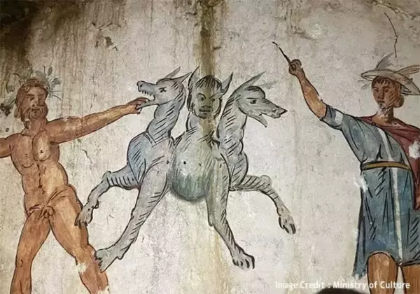 冥界の番犬ケルベロスが描かれた封印された墓をイタリアで発見