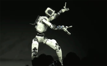 「人間らしさ」の制約を解除、ボストン・ダイナミクスの新型アトラスの柔軟ながら不気味な動き