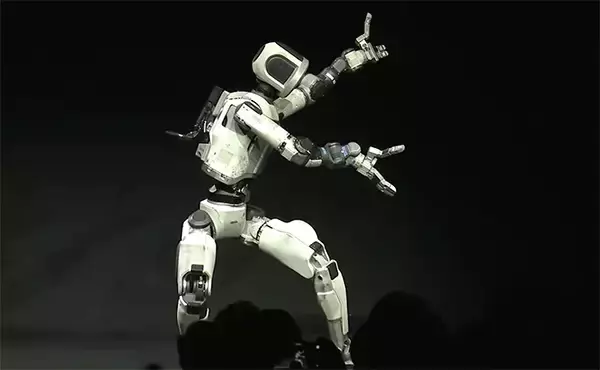 「人間らしさ」の制約を解除、ボストン・ダイナミクスの新型アトラスの柔軟ながら不気味な動き