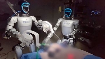 ヒューマノイドロボットを遠隔操作、生きたブタの手術に成功（世界初）
