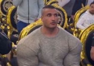 この筋肉は本物？マッチョすぎて注目を集めたエジプト人男性