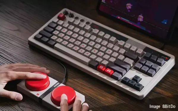 懐かしみ。ファミコン風キーボードが販売開始に、ABボタンも搭載