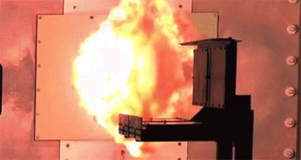 世界最強と言われる米海軍の最新兵器 レールガン 電磁加速砲 がついに一般公開 15年2月9日 エキサイトニュース