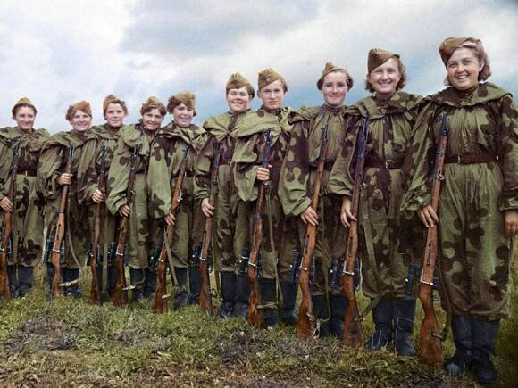 第二次世界大戦中に活躍したロシアのスナイパー女性兵士たちの写真をカラー化 17年4月28日 エキサイトニュース