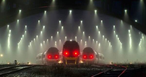 近未来的sfファンタジー感のあるトーマスかよ デンマークの列車が並ぶ写真 17年5月15日 エキサイトニュース