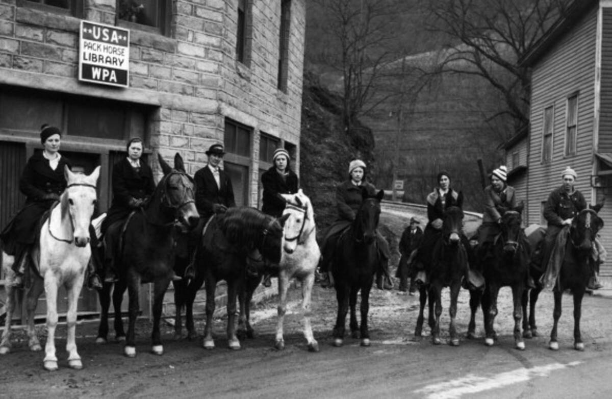 アメリカでは女性が馬に乗って本を届ける時代があった 女性図書館員 ブックウーマン 1940年前後 トリビア 17年10月22日 エキサイトニュース