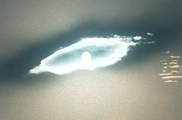 神秘的だけど不吉な予感すら 巨大な 神の目 が突如出現して騒ぎに 内モンゴル自治区 18年7月9日 エキサイトニュース