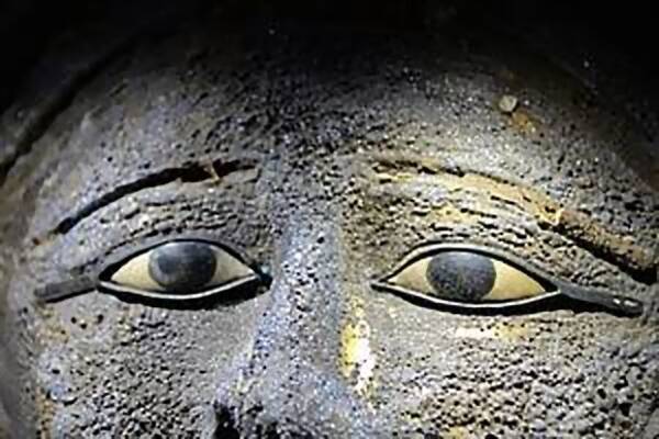 古代エジプトの秘密のミイラ工房が発見される 貴金属で飾られた仮面をつけたミイラも見つかる 18年7月21日 エキサイトニュース