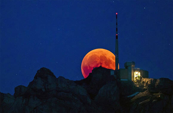 皆既月食 ブラッドムーン を見逃してしまった人の為の 宇宙 世界各地から届いた美しい月の写真 18年7月28日 エキサイトニュース