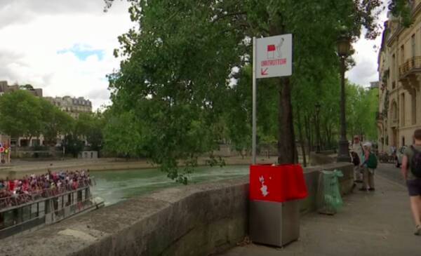 これはあかんやつだろ！観光地に設置された「立ちション用便器」に住民が激怒(フランス)